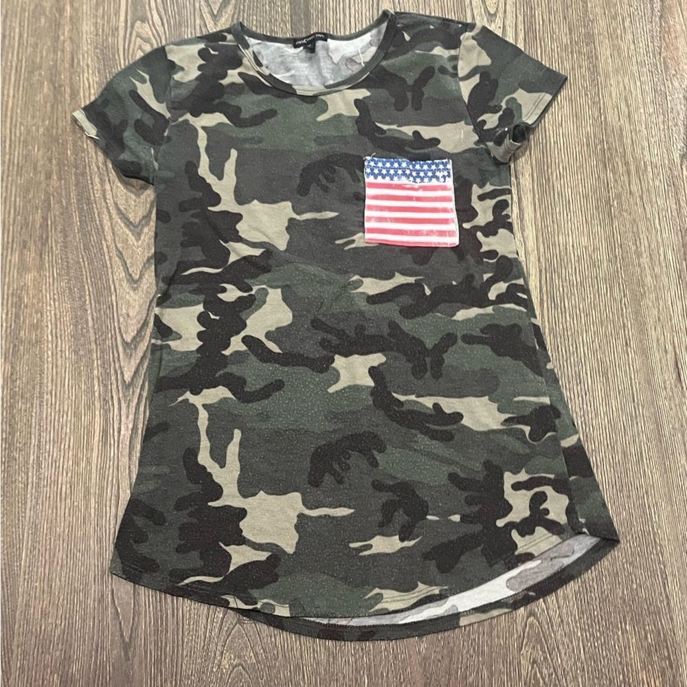 MM MM MM Camoflauge T-Shirt Short Sleeve Crewneck Chest Pocket Multicolor Sz XS